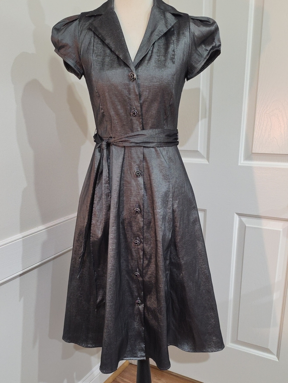 Liz Claiborne Gunmetal Metallic Silver Taffeta Fit & Flare Midi Dress - Size 4P